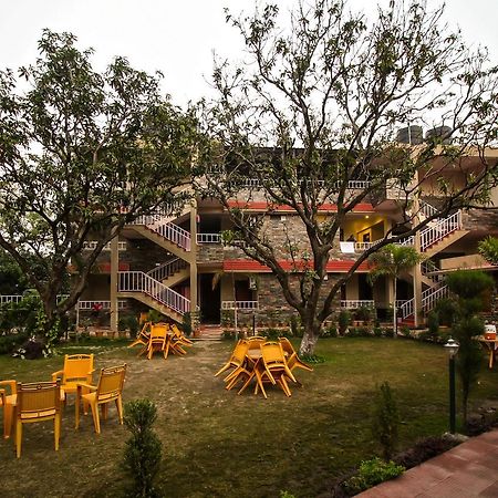 V Resorts Dukes Den Resort Ramnagar  Exteriér fotografie